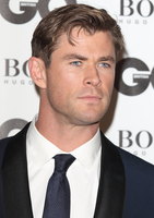 Chris Hemsworth Longsleeve T-shirt #3759800