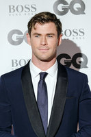 Chris Hemsworth Longsleeve T-shirt #3759802