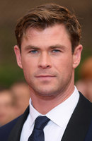 Chris Hemsworth Longsleeve T-shirt #3759820