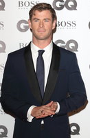 Chris Hemsworth Longsleeve T-shirt #3759823