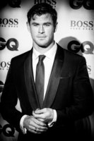 Chris Hemsworth Longsleeve T-shirt #3759836