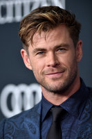 Chris Hemsworth Longsleeve T-shirt #3830679