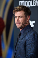 Chris Hemsworth Longsleeve T-shirt #3830684