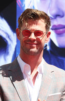 Chris Hemsworth Longsleeve T-shirt #3830685