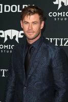 Chris Hemsworth Longsleeve T-shirt #3830693