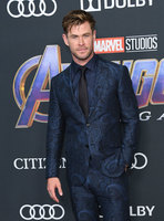 Chris Hemsworth Longsleeve T-shirt #3830700