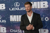 Chris Hemsworth Longsleeve T-shirt #3846925