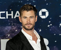 Chris Hemsworth Longsleeve T-shirt #3846943