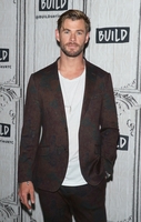 Chris Hemsworth Longsleeve T-shirt #3846946