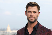 Chris Hemsworth Sweatshirt #3846947
