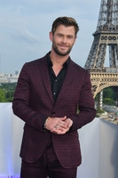 Chris Hemsworth Sweatshirt #3846951