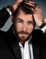 Chris Hemsworth Longsleeve T-shirt #3873819