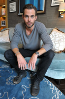 Chris Pine Sweatshirt #2344011