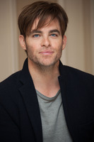 Chris Pine Longsleeve T-shirt #2456506