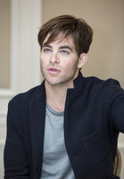 Chris Pine Longsleeve T-shirt #2456513