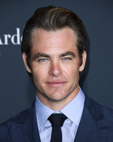 Chris Pine Sweatshirt #3145001