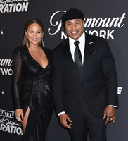 Chrissy Teigen mug #G1205500