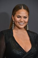 Chrissy Teigen Sweatshirt #2963507
