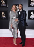 Chrissy Teigen Sweatshirt #3212610