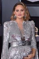 Chrissy Teigen Sweatshirt #3212622