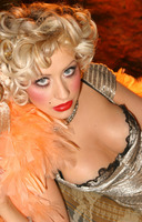 Christina Aguilera Sweatshirt #2054581