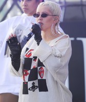 Christina Aguilera Sweatshirt #3326944