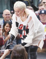 Christina Aguilera longsleeve t-shirt #3326984