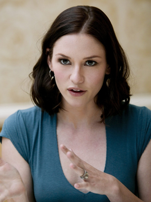 Chyler Leigh - Greys Anatomy Press Conference x4 HQ posters