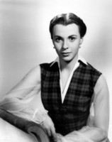 Claire Bloom t-shirt #2671044