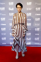 Claire Foy Longsleeve T-shirt #3757888