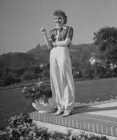 Claudette Colbert Sweatshirt #2681622