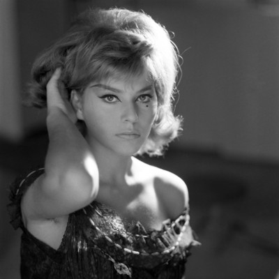 Claudia Mori posters