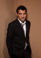 Clive Owen Sweatshirt #2189078