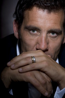 Clive Owen Sweatshirt #2195936