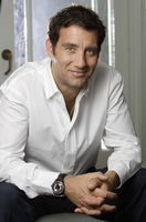 Clive Owen Sweatshirt #2195944