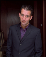 Clive Owen Sweatshirt #2213493