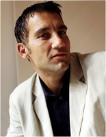 Clive Owen Sweatshirt #2213506