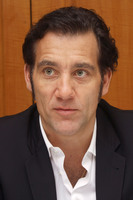 Clive Owen Sweatshirt #2223493