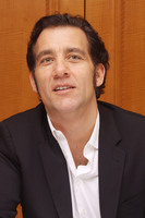 Clive Owen Sweatshirt #2223497