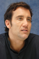 Clive Owen Sweatshirt #2234645