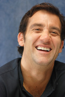 Clive Owen Sweatshirt #2234646