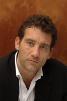 Clive Owen Sweatshirt #2238554