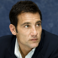 Clive Owen Sweatshirt #2247368