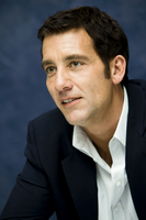 Clive Owen Sweatshirt #2247378