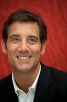 Clive Owen Sweatshirt #2247381