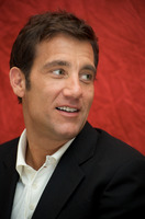 Clive Owen Sweatshirt #2247389