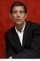 Clive Owen Sweatshirt #2284661