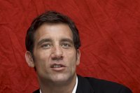Clive Owen Sweatshirt #2284664