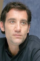 Clive Owen Sweatshirt #2284678