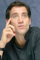 Clive Owen Sweatshirt #2284819